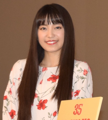 Miwaの画像 写真 綾野剛 35歳誕生日に抱負 すべての人を幸せに 坂口健太郎 Miwaも祝福 13枚目 Oricon News