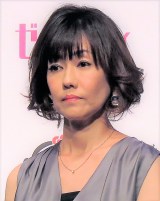 ���{�ɑ�A�g���H��������h���ޑ����󂯎Ӎ߁u���̏d�傳�����߂Ċ����Ă���܂��v 