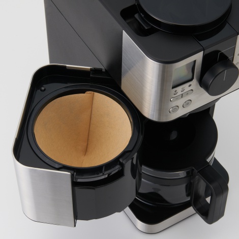 無印良品「豆から挽けるコーヒーメーカー」（税込3万2000円） 