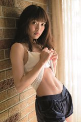 ���f��&�A�C�h���̃n�[�t�����E�S�i�p�����A�G�ꔯ�̉��₩�r�L�j��I 