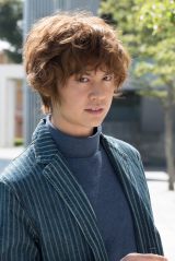 �Y�䌒���A�h���}�w�ނ�o�J2�x�V���M�����[ �n�}�����̗��̃��C�o�� 