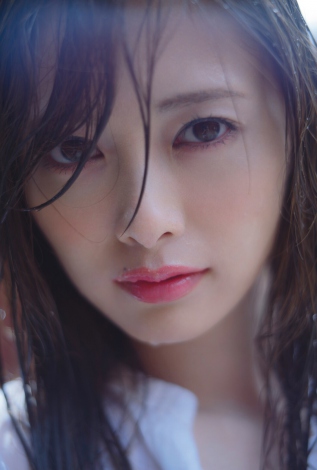 画像 写真 白石麻衣 大ヒット写真集が1位返り咲き 驚異的なロングセールスに 4枚目 Oricon News