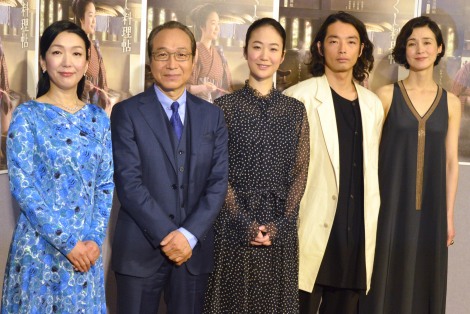 画像・写真 | 黒木華、NHK初主演で料理猛特訓 代役ナシでカツオ