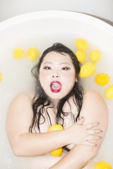 �n�Ӓ����A���̎ʐ^�W�wNAOMI�x6�E29�������� 