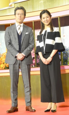 『ニュースウォッチ9』を担当する（左から）有馬嘉男アナ、桑子真帆アナ （C）ORICON NewS inc. 