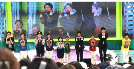 画像 写真 橋本環奈 婦警姿で話題の いきものダンス を超特急と生披露 2枚目 Oricon News