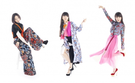 サムネイル メジャーデビュー記念日の9月21日にPerfumeダンスヒールの新色＆新型を発売 