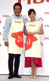 �e�B�t�@�[���̏H�̐V�ܕi���\��ɎQ������(������)�����p���A�����^�� (C)ORICON NewS inc. 