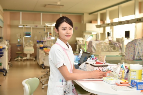 TBS金曜ドラマ『コウノドリ』で初めて看護師役に挑戦する古畑星夏 （C）TBS 