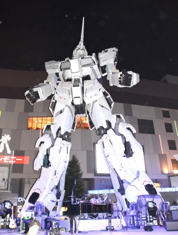 画像 写真 Ucガンダム立像 台場に立つ 初代 超える全高約メートル 2枚目 Oricon News