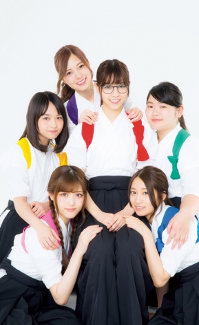 画像 写真 白石麻衣 西野七瀬 麗しの袴姿 銭湯で肌見せスタイル 輝く美脚も披露 2枚目 Oricon News