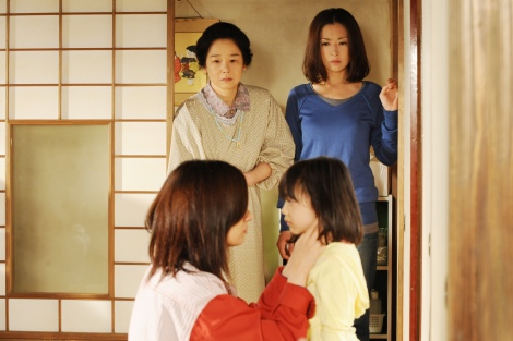 Видео бесплатное японские мамы. Мама дорама Япония. Дорама мама 2010. Японская няня.