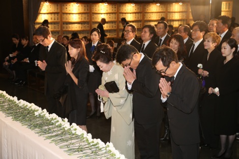 画像 写真 平尾昌晃さん葬儀しめやかに 小柳ルミ子 瀬戸の花嫁 を豪華メンバーで合唱 30枚目 Oricon News