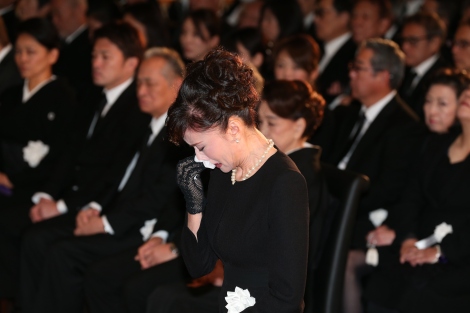 画像 写真 平尾昌晃さん葬儀しめやかに 小柳ルミ子 瀬戸の花嫁 を豪華メンバーで合唱 38枚目 Oricon News