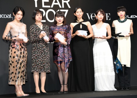 wVOGUE JAPAN Women of the Year 2017x̎܎ɏoȂijRACAcAu]݁Aؑ]AgAMIKIKO iCjORICON NewS inc. 