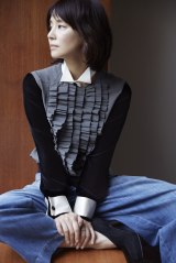 �Γc���q�A�S�ҎB�艺�낵�̃t�H�g�G�b�Z�C���� �{������������O�C���^�r���[�� 