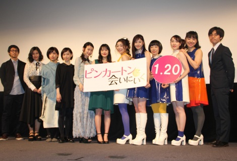 画像 写真 女優 内田慈 主演映画の試写会でミニライブ披露 紅白狙っています 1枚目 Oricon News