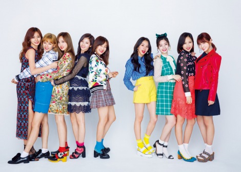 画像 写真 Twice 美しさ輝く9人の個性 華やかなカラフルなコーディネイト披露 1枚目 Oricon News