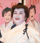 �n�ӂ���A���u�V�[���ɏ�����u����l���ŏ��߂āv 