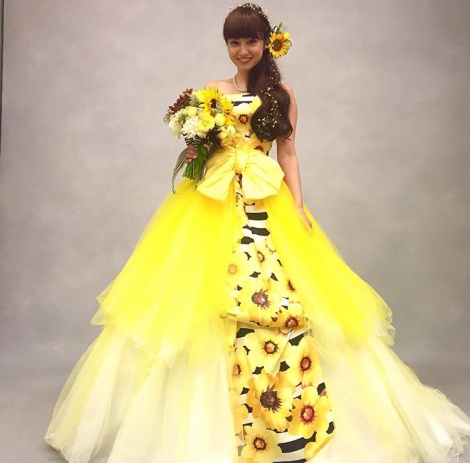 画像 写真 平愛梨 挙式ドレスを公開 向日葵 花言葉は 愛する人へ 6枚目 Oricon News