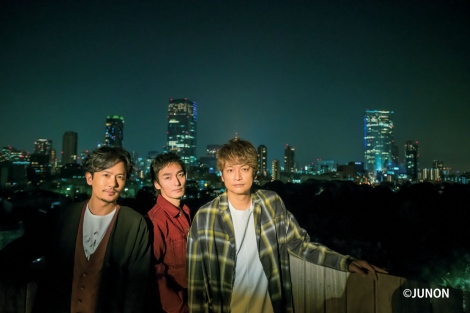 『JUNON』4月号に登場する（左から）稲垣吾郎、草なぎ剛、香取慎吾 