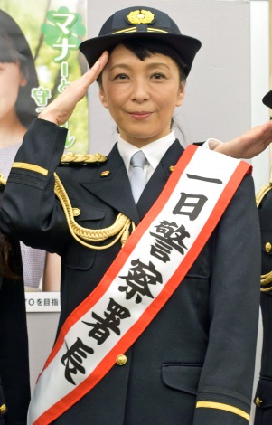 画像 写真 有森也実 池袋警察一日署長に就任 警察官姿に 心が引き締まる 3枚目 Oricon News