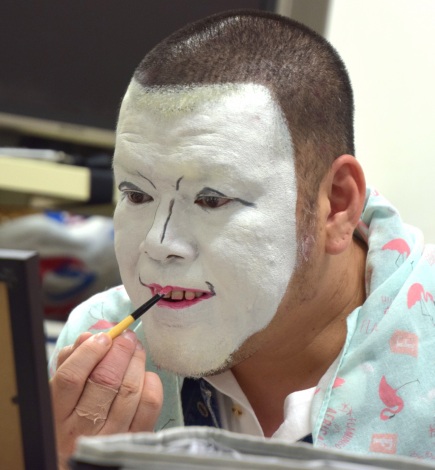 画像 写真 くっきー 白塗りメークのコツは 一筆入魂 エープリルフール動画で岩田剛典に 11枚目 Oricon News