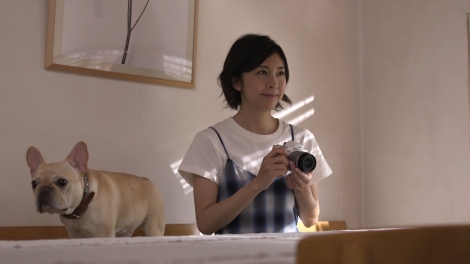 竹内結子と草なぎ剛の愛犬・くるみちゃんがミラーレスカメラ『EOS Kiss M』新TVCMに出演 
