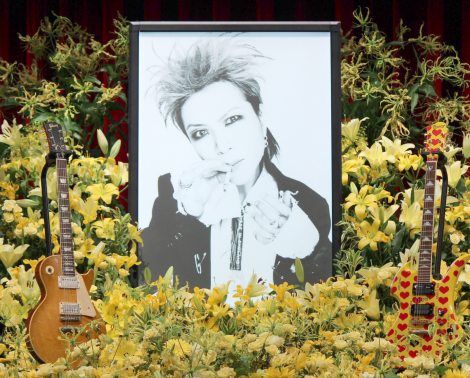 Hideさん没後年 8年ぶり献花式に涙の列 ファンの思い変わらず また会いたいな Oricon News