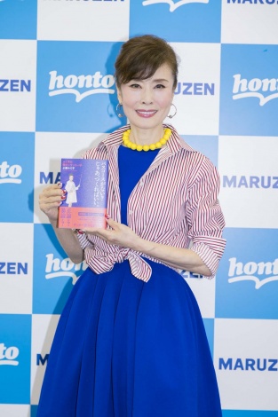 小柳ルミ子 初のサッカー書籍出版に感激 W杯代表メンバー大胆予想も Oricon News