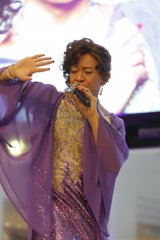 ���Ύq�A�V�ȃ��T�C�^����2000�l�����u�x�炫�̐V�l�̎�Ƃ��ė��h�ȉԂ��c�v 