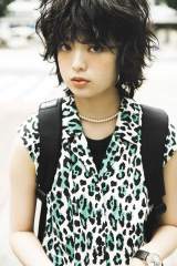 欅坂46、メンバー全員モデル挑戦 表紙はクールな平手友梨奈＆キュート