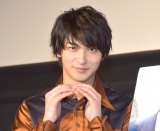 ���l�����A������o�D�Ƃ̋����ɏ[�����u�B�e���̂��t�������v 