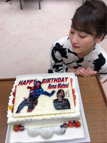 松井玲奈 27歳バースデー ヒーロー達に祝ってもらった Oricon News