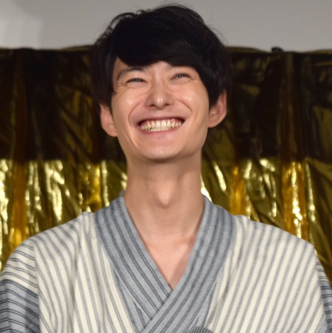 岡田将生の画像 写真 新婚の勝地涼 指輪披露で笑顔 幸せです あっちゃ ん 呼びに観客沸く 17枚目 Oricon News
