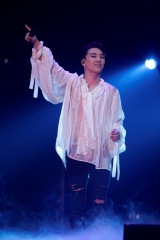 V.I(from BIGBANG)̃\cA[wSEUNGRI 2018 1ST SOLO TOUR [THE GREAT SEUNGRI] IN JAPANxtEbZŊJB811E122Ԃ3l̃t@𖣗 