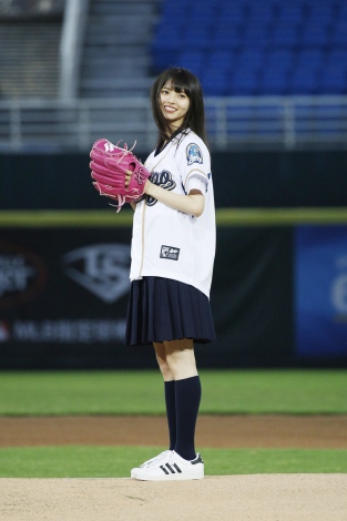 画像・写真 | 齋藤飛鳥、人生初始球式で“トルネード投法”披露「普段の