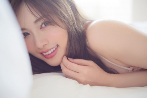 画像 写真 白石麻衣 26歳誕生日に写真集の21度目重版決定 累計発行は驚異の32万部突破 1枚目 Oricon News