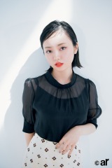 �O��46�E����C�B�A�����C�N�ŐF���ۊ炩��G�b�W�B��܂ŃL���[�g�ɕ\�� 