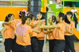 AKB48川本紗矢（中央）は『JKT48グループ対抗大運動会』に参加しメンバーと交流を深めた（C）JKT48 Project 