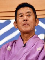 �O�V���~�y�A�����̔x������\�@�O�����Ɂu������ڎw���Ď��Áv 