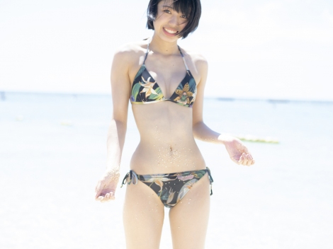 大西桃香　水着 
