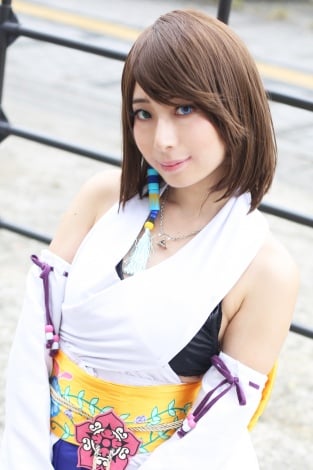 Tgs2018 Ffx ユウナを目指す美人レイヤー 美顔ローラーでコロコロしてます Oricon News