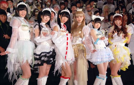 でんぱ組 白魔女衣装 で魅了 みんなで着られてうれしい Oricon News