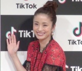 ��ˍʁA�Ƒ���TikTok�Ɂg��������h�u�����n�}���Ă���̂Ŏ�荇���ł��v 