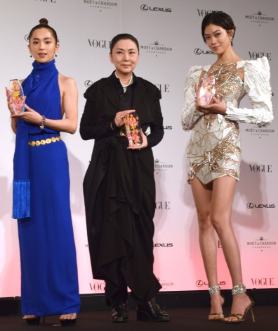 『VOGUE JAPAN WOMEN OF THE YEAR 2018』の授賞式に出席した（左から）中村アン、梶芽衣子、森星 （C）ORICON NewS inc. 