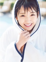 乃木坂46井上小百合生写真 卒業セール3種20s5種1s他崩し✕バラ可 早い者勝 乃木坂46井上小百合、写真集の表紙公開 濡れた髪の毛にバスローブを