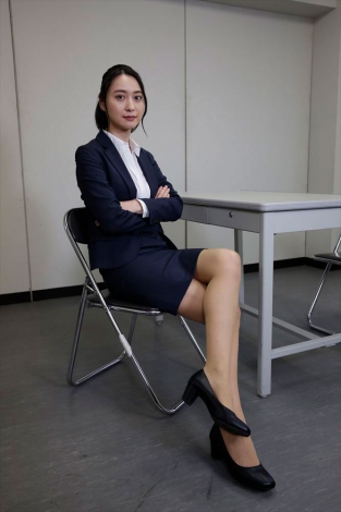 テレ朝 小川彩佳アナ 刑事役で女優デビュー リーガルv 最終回に華添える Oricon News