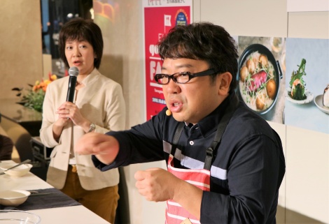 画像 写真 天野ひろゆきが華麗な包丁さばき 料理実演 トークショー 皆さんを笑顔に 3枚目 Oricon News