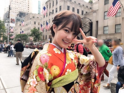 ニューヨーク五番街で振り袖姿を披露した生田絵梨花 